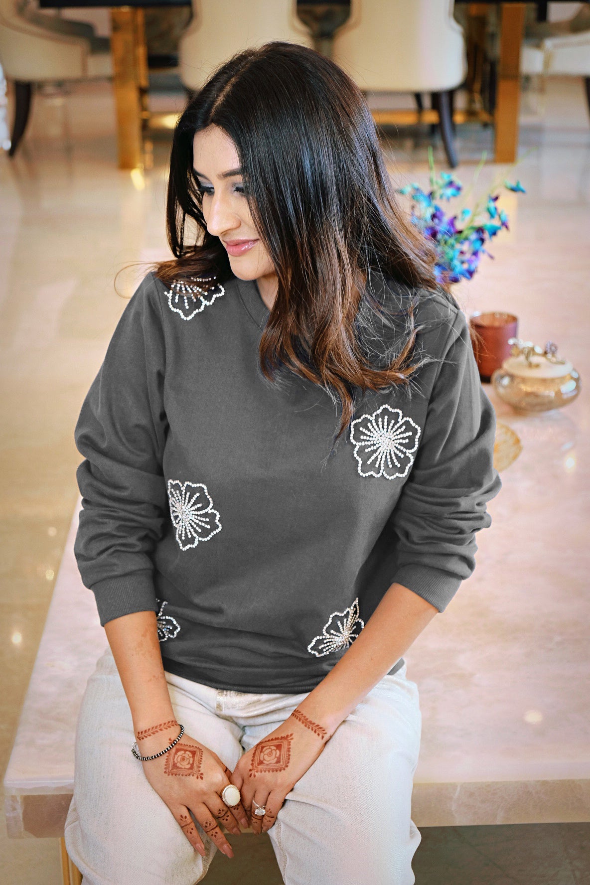 So-Stylish Sarwoski Grey Sweatshirt